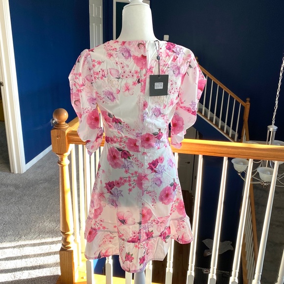 Floral Print V-Neck Short Puff Sleeve Mini Dress - Picture 6 of 6